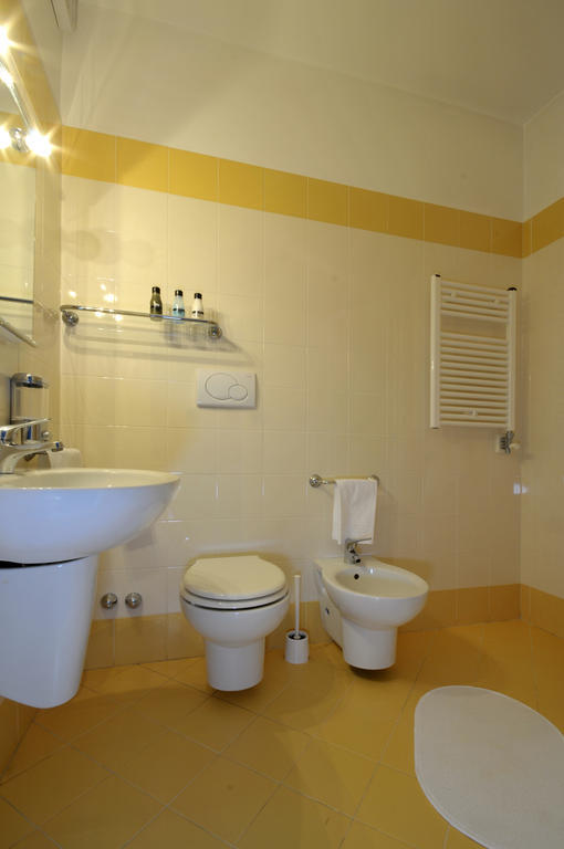 Barocco.Oberdan Bed & Breakfast เลชเช ห้อง รูปภาพ
